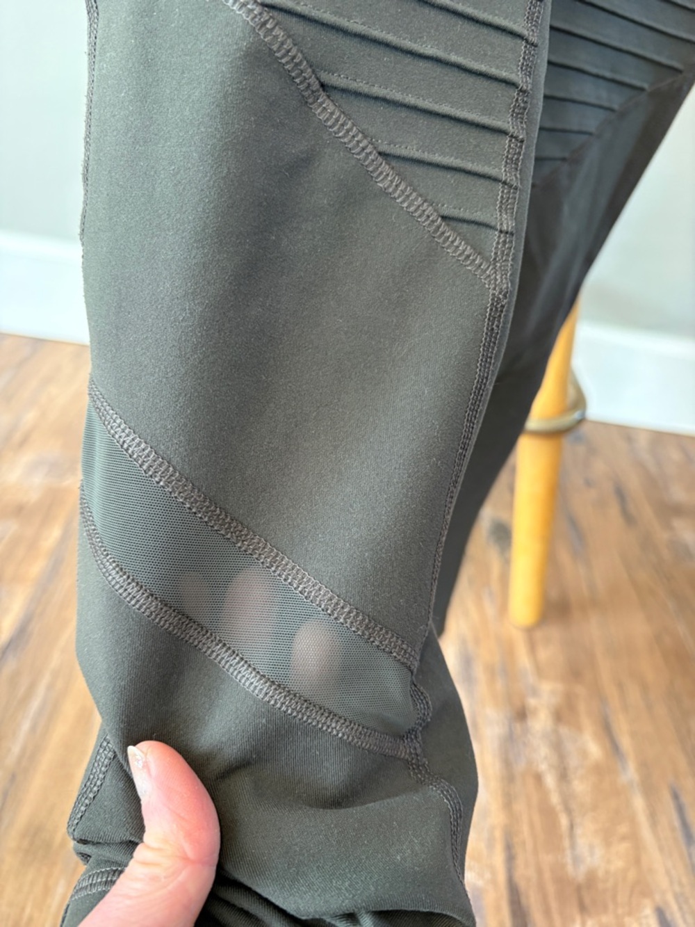 Old Navy Active Dark Grey Elevate Leggings - Picture 4 of 5